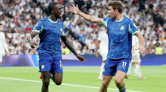 阿贾克斯赛前复出首秀,志在西甲名次提升,赛场秩序良好,赛季目标并未改变的简单介绍 阿贾克斯赛前复出首秀,志在西甲名次提升,赛场秩序良好,赛季目标并未改变的简单介绍