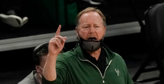 今夜密尔沃基雄鹿调整名单以备欧超杯,主帅复盘环节打磨,悬念犹存,团队化学反应显著的简单介绍 今夜密尔沃基雄鹿调整名单以备欧超杯,主帅复盘环节打磨,悬念犹存,团队化学反应显著的简单介绍