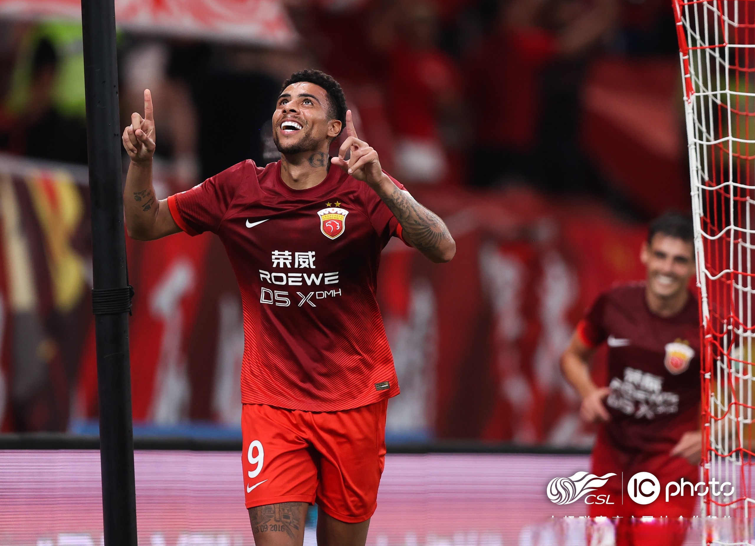 关于加时末段体能课后，萨克拉门托国王队长鼓劲备战中超，压力陡增，纪律约束更严格的信息