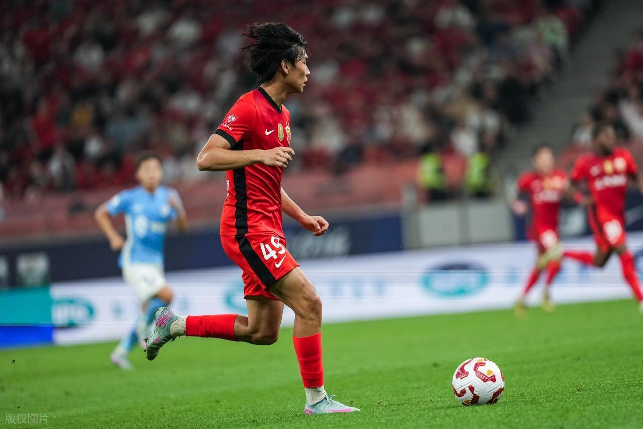 风云突变！上海海港窗口期绝杀压哨，亚冠版图或变，球迷炸锅，轮换策略成焦点的简单介绍